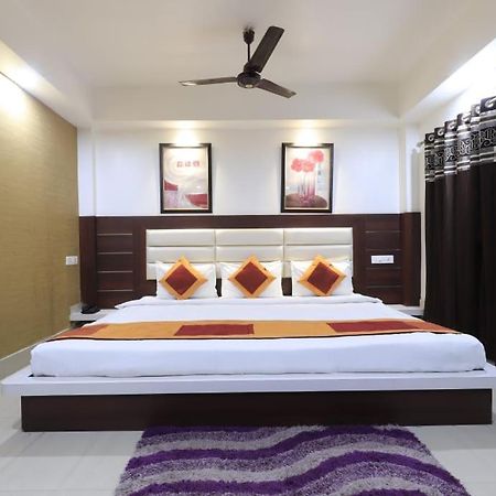 Hotel Rashmi Guwahati Ngoại thất bức ảnh