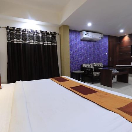 Hotel Rashmi Guwahati Ngoại thất bức ảnh