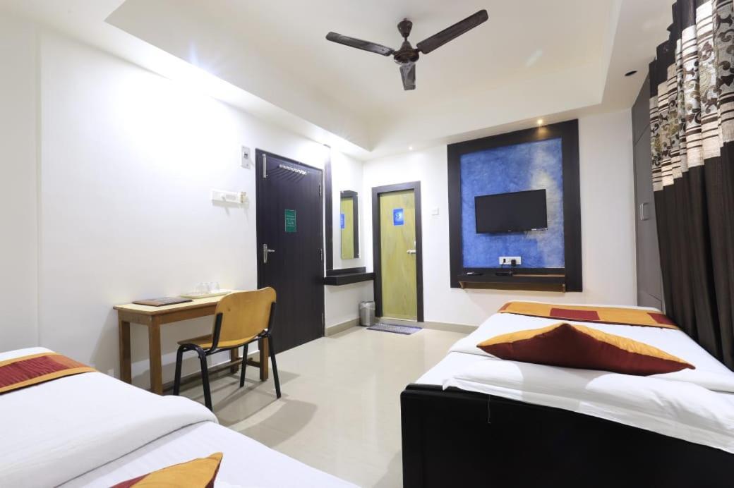 Hotel Rashmi Guwahati Ngoại thất bức ảnh