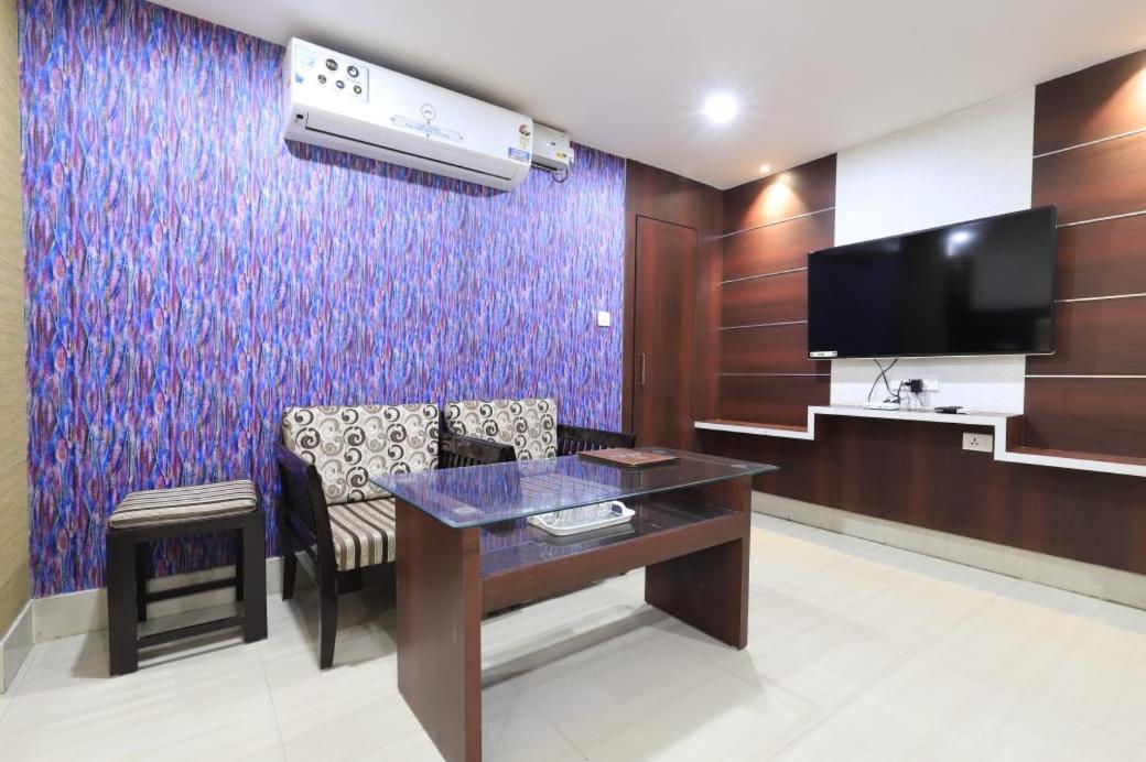 Hotel Rashmi Guwahati Ngoại thất bức ảnh