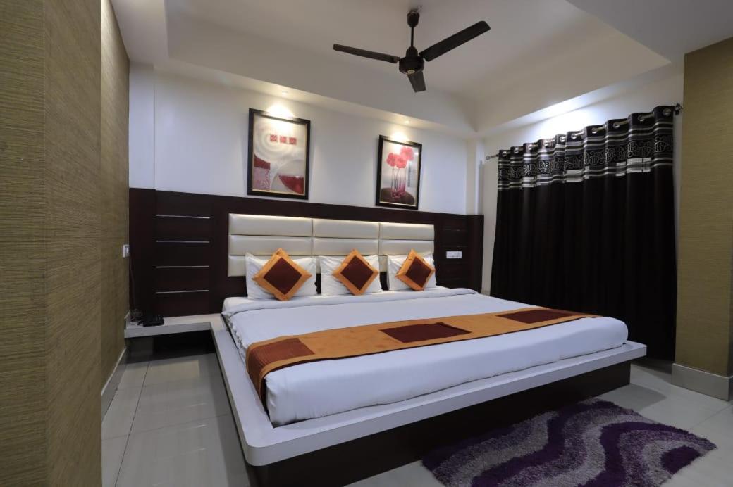 Hotel Rashmi Guwahati Ngoại thất bức ảnh